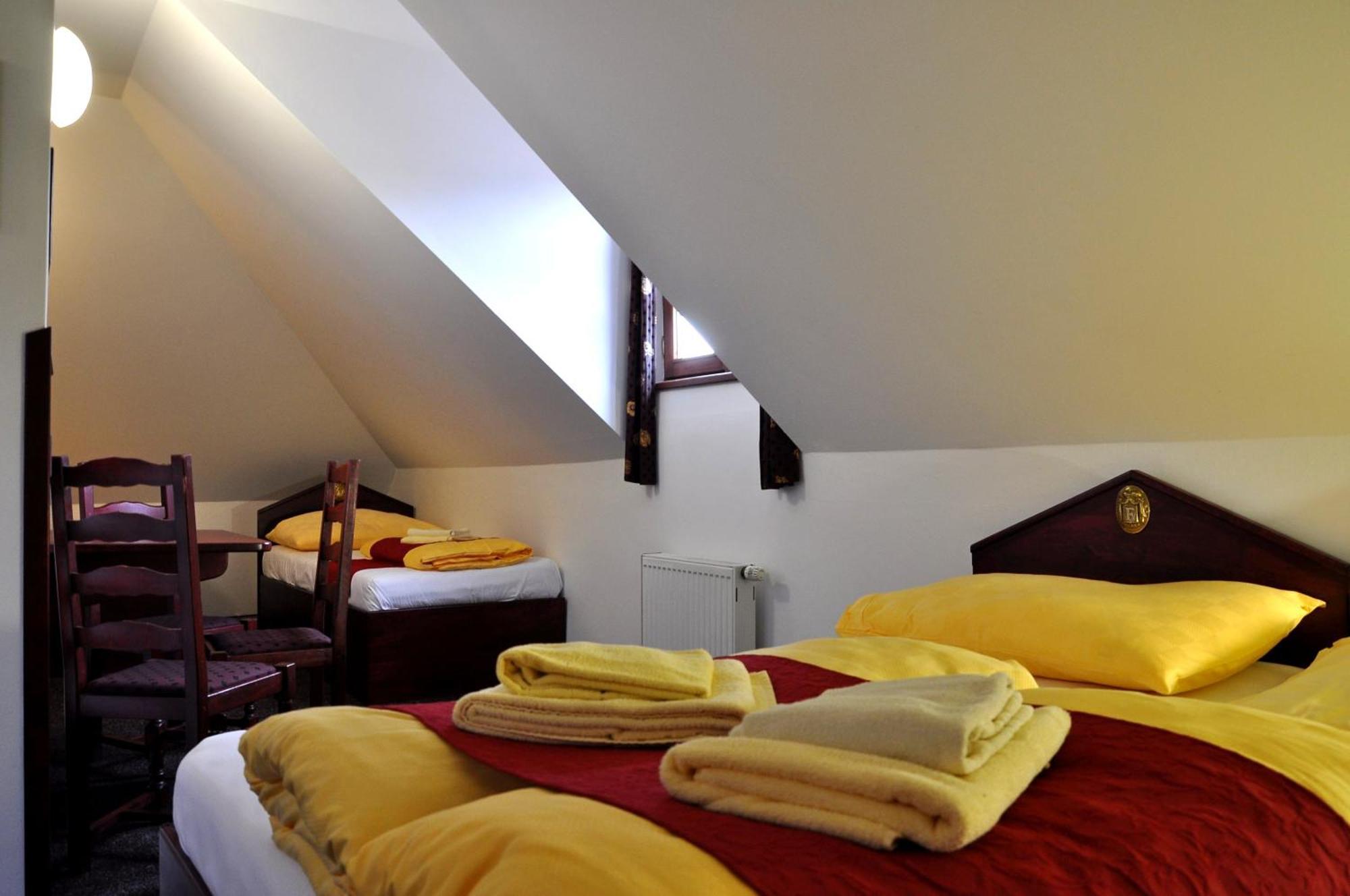 Hotel St Florian Loket Rom bilde